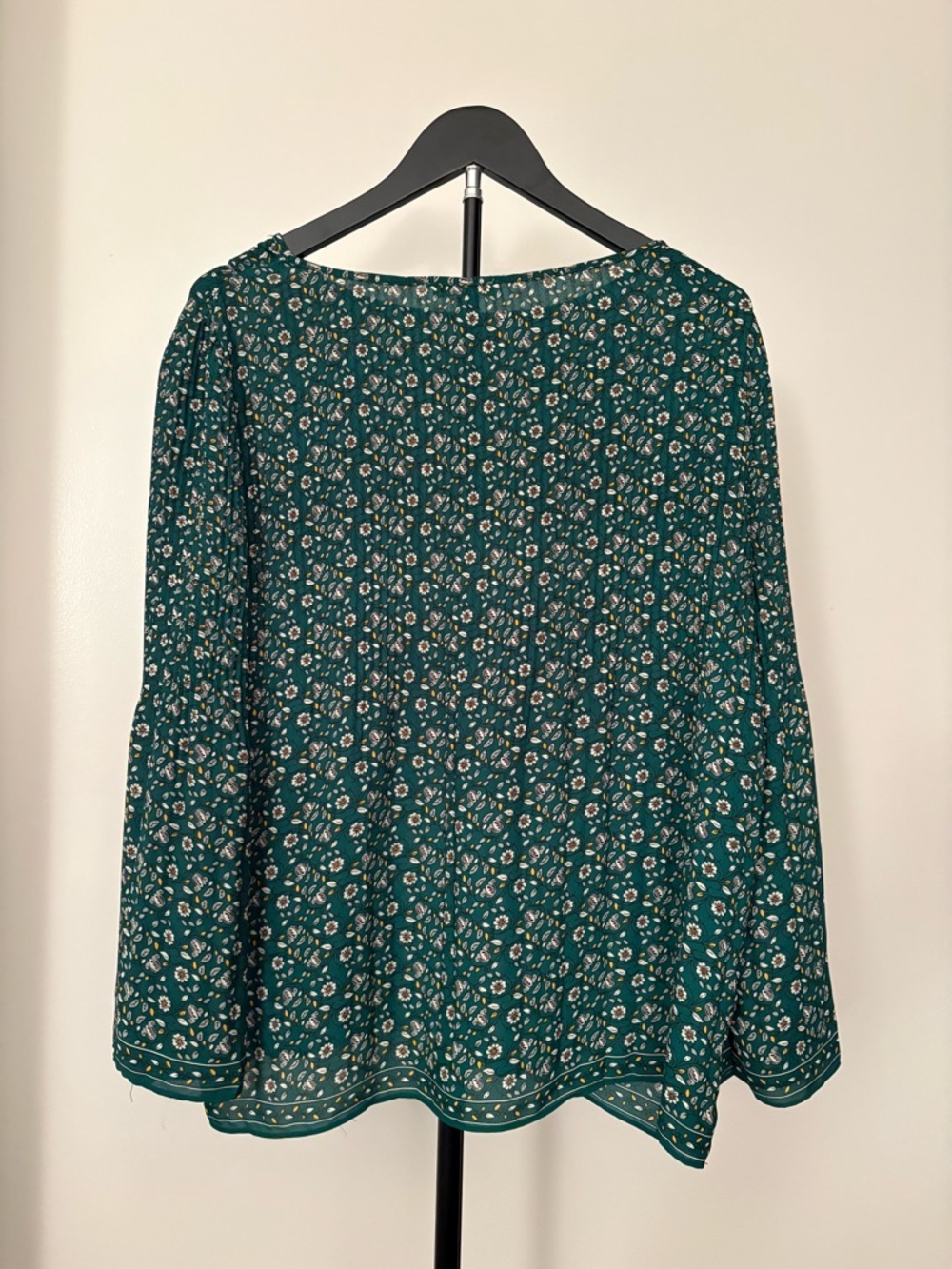 Max Studio Green Floral Long Sleeve Top - Picture 2 of 4